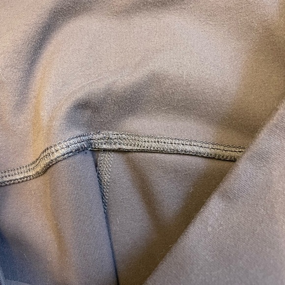 Fabletics mesh side grey/purple full length workout leggings women’s size XS - Picture 6 of 7